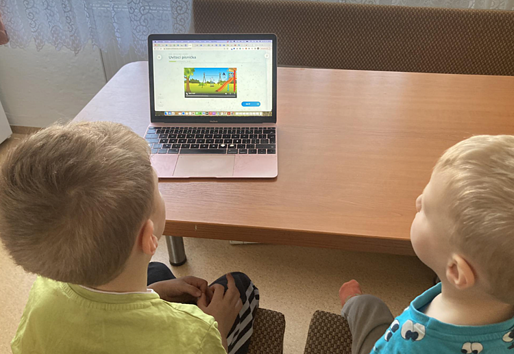 Online anglický kurz pro&nbsp;děti 3 až 6 let wattsenglish - naše děti při&nbsp;výuce