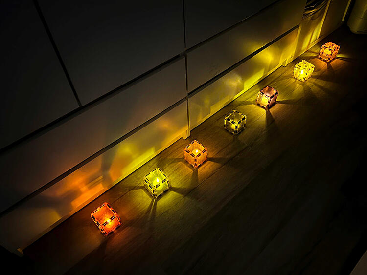 podzimní hrátky s&nbsp;magnetickými stavebnicemi Connetix - svíticí cestička