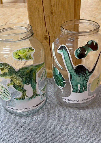 sensory play dinosauři - co dinosauři jedli
