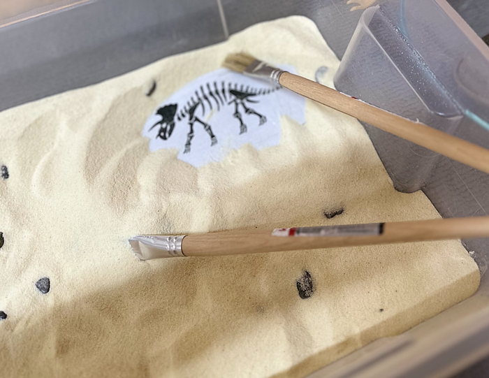 sensory play dinosauři - dinosauři v&nbsp;mouce